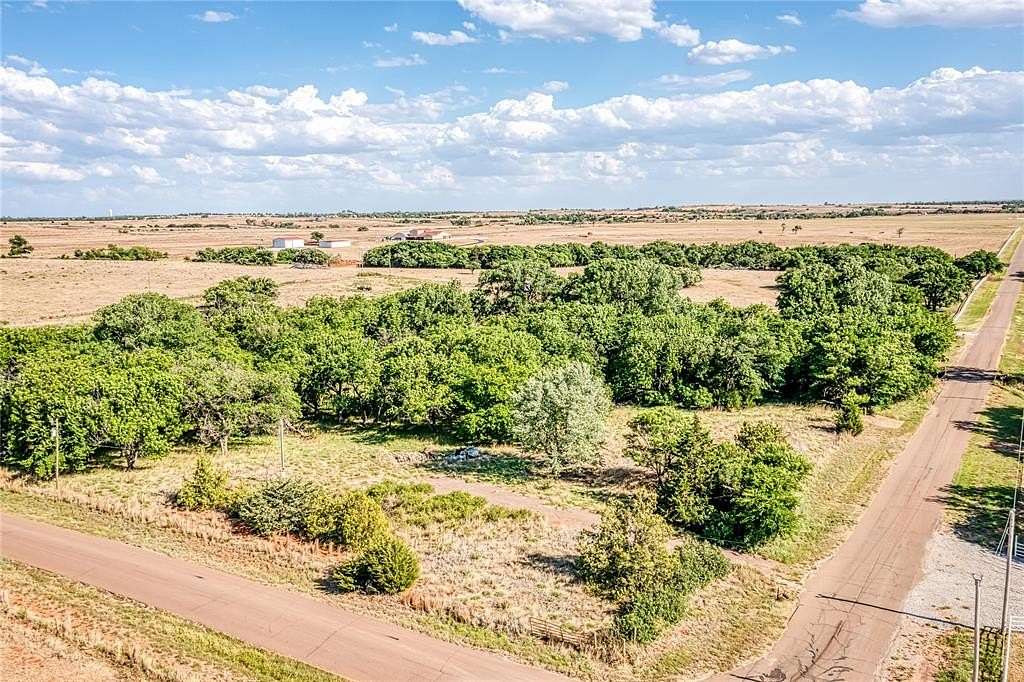 5 Acres of Land for Sale in Sayre, Oklahoma
