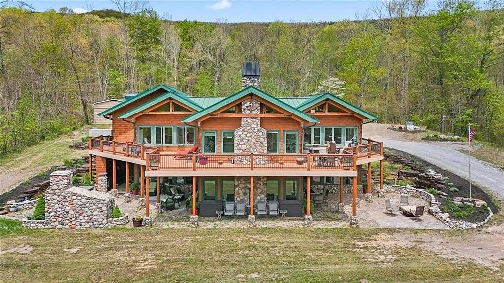 102 Acres of Recreational Land with Home for Sale in Tazewell, Virginia