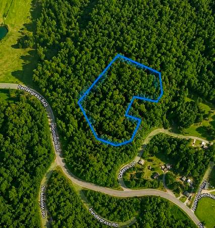 7.4 Acres of Residential Land for Sale in Byrdstown, Tennessee