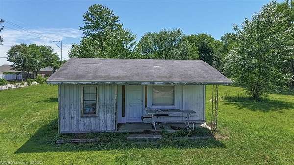 2 Acres of Residential Land for Sale in Lavaca, Arkansas