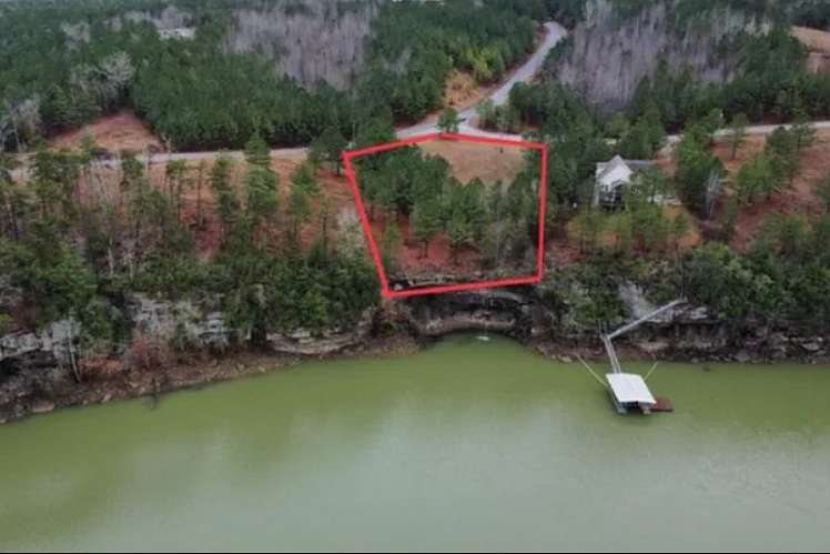 1.26 Acres of Residential Land for Sale in Jasper, Alabama