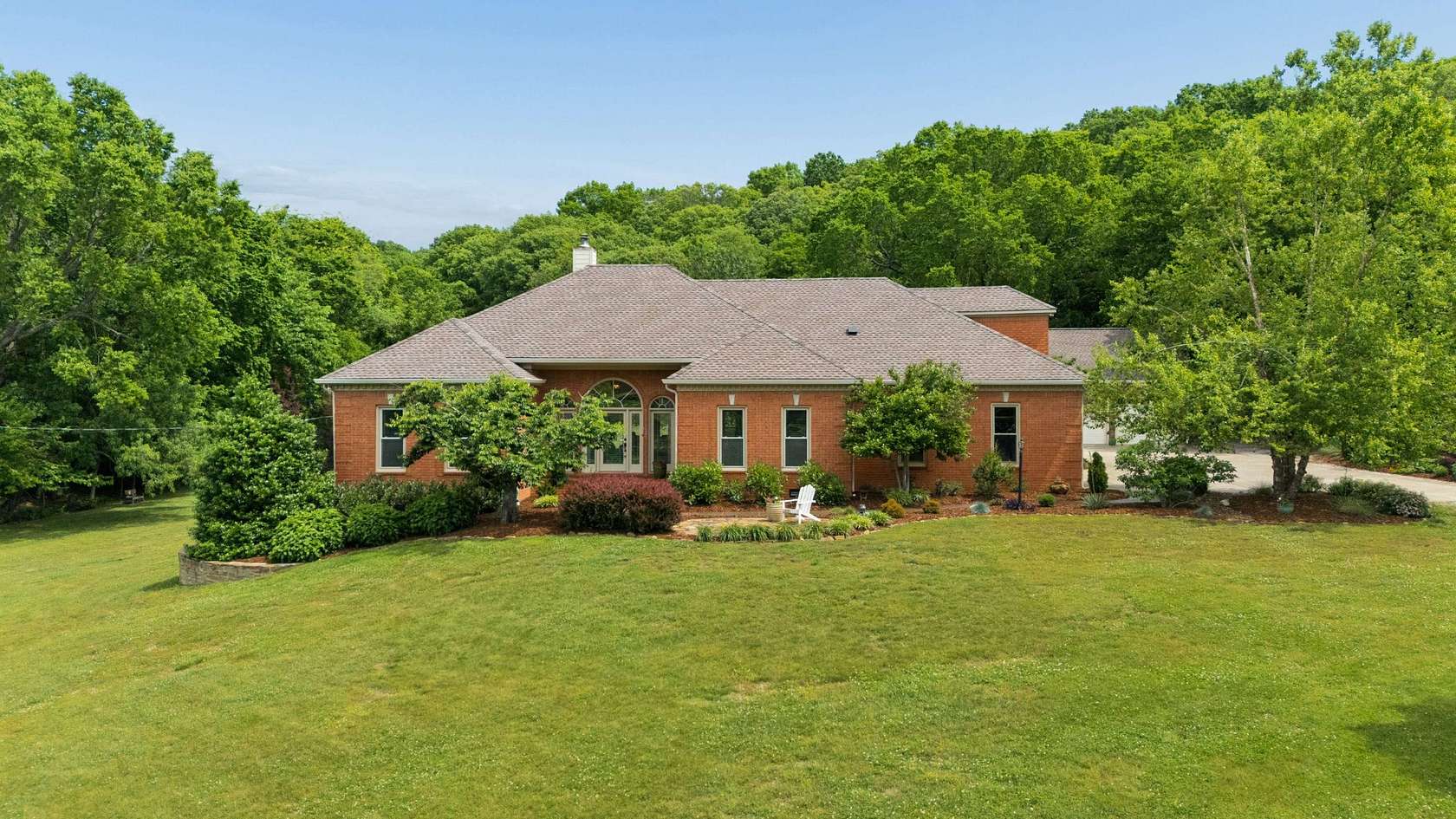 8 Acres of Land with Home for Sale in Franklin, Tennessee