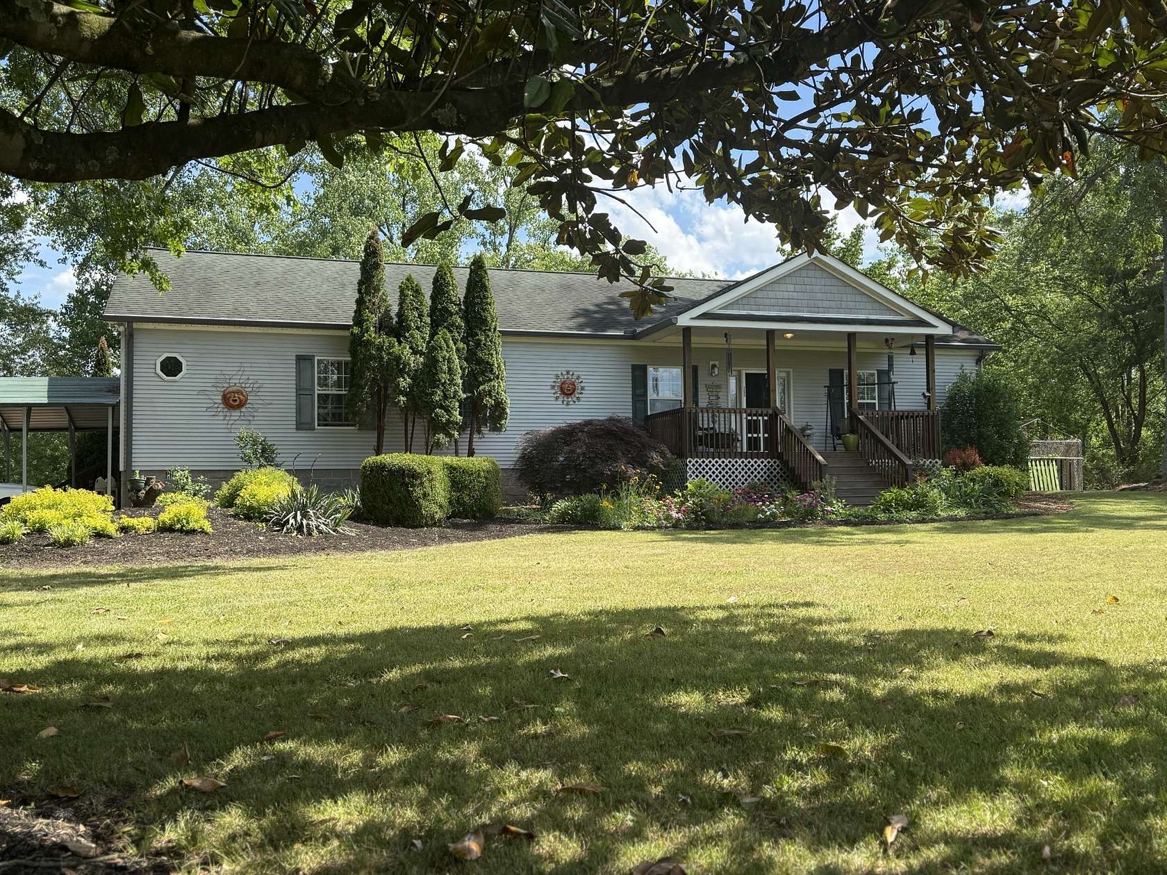 5 Acres of Land with Home for Sale in Hartsville, Tennessee