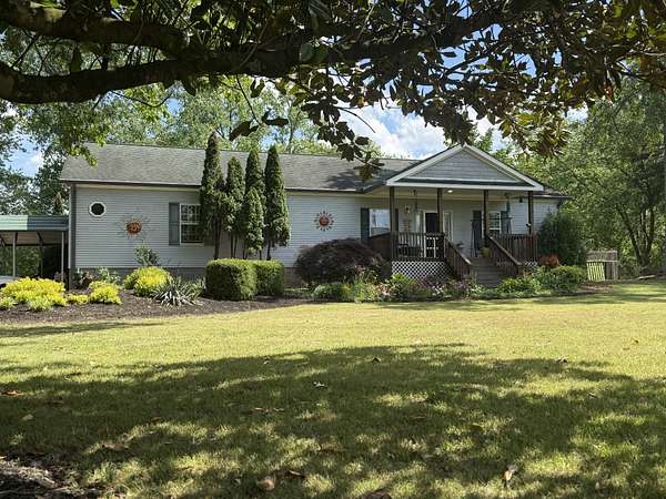 5 Acres of Land with Home for Sale in Hartsville, Tennessee