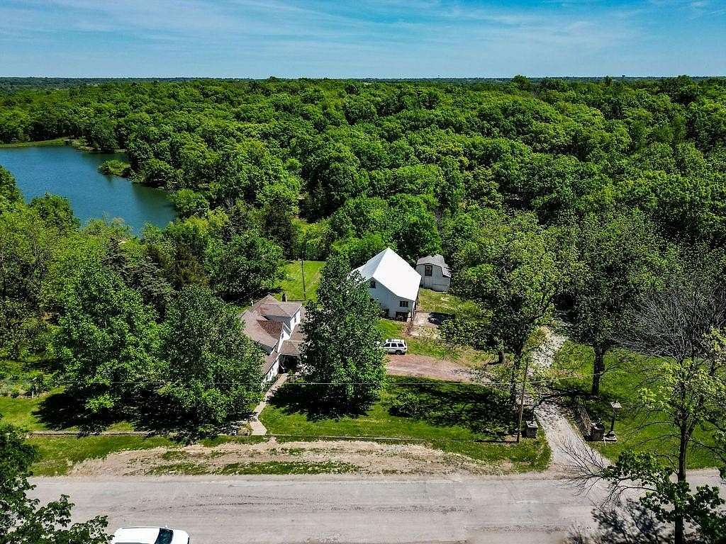27 Acres of Recreational Land with Home for Sale in Chillicothe, Missouri