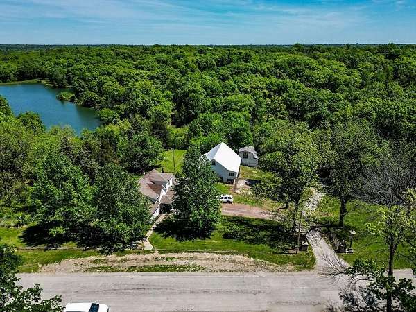 27 Acres of Recreational Land with Home for Sale in Chillicothe, Missouri