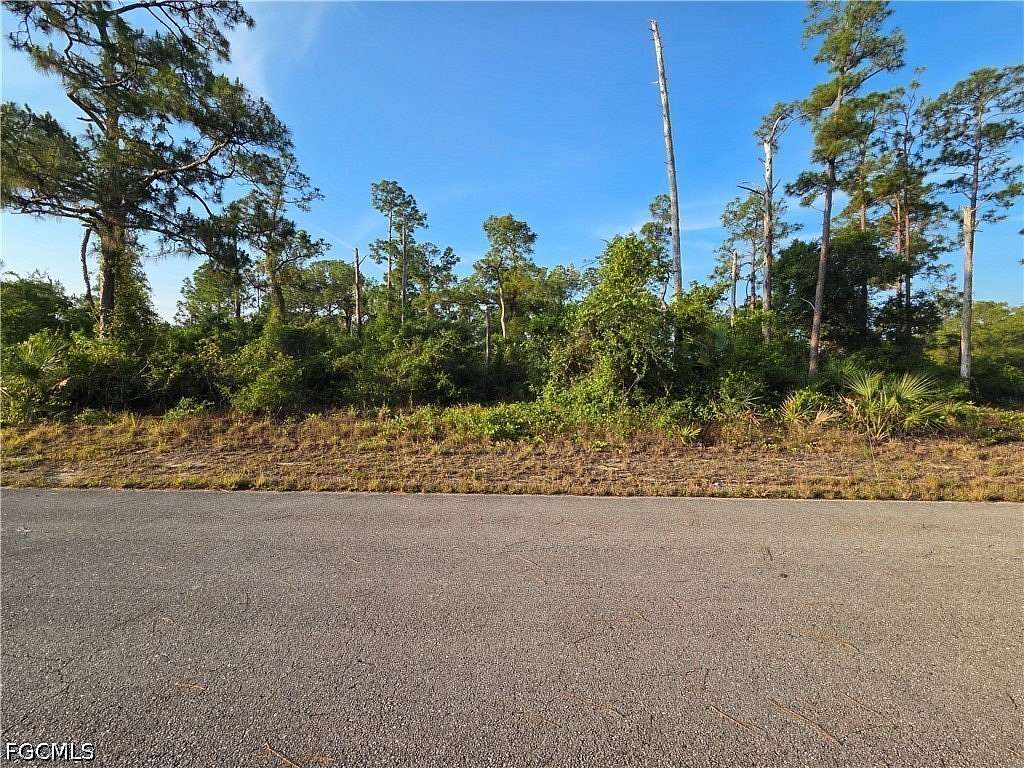 0.25 Acres of Residential Land for Sale in Lehigh Acres, Florida