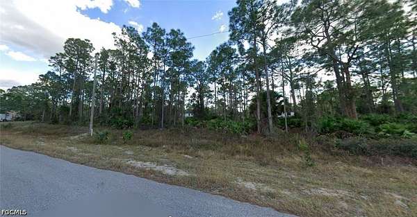 0.25 Acres of Residential Land for Auction in Lehigh Acres, Florida
