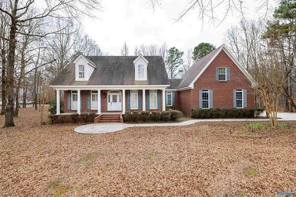 2 Acres of Land with Home for Sale in Hamilton, Alabama