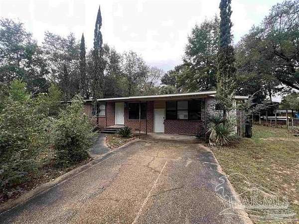 3 Acres of Land with Home for Lease in Milton, Florida