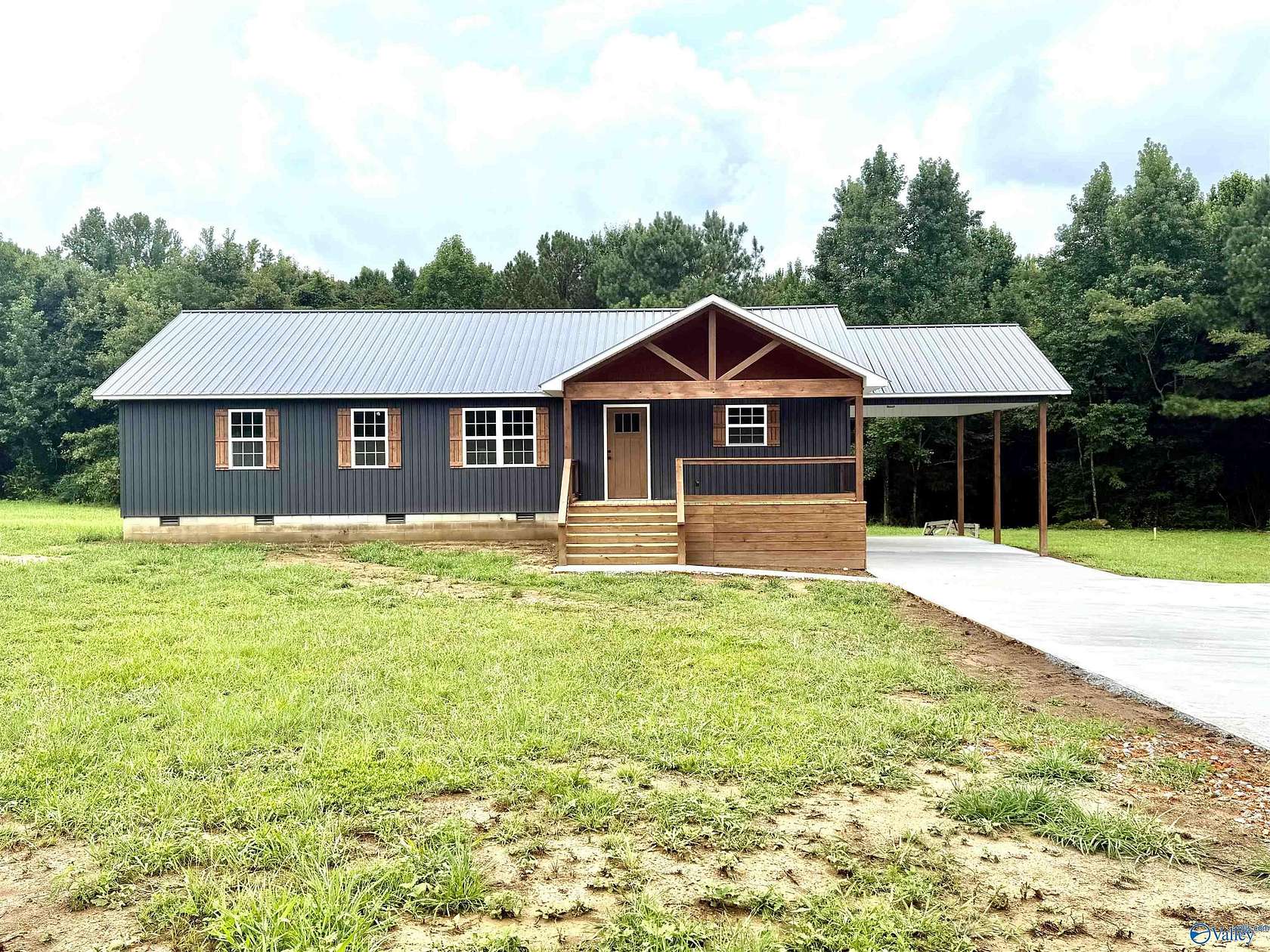 2.5 Acres of Land with Home for Sale in Boaz, Alabama