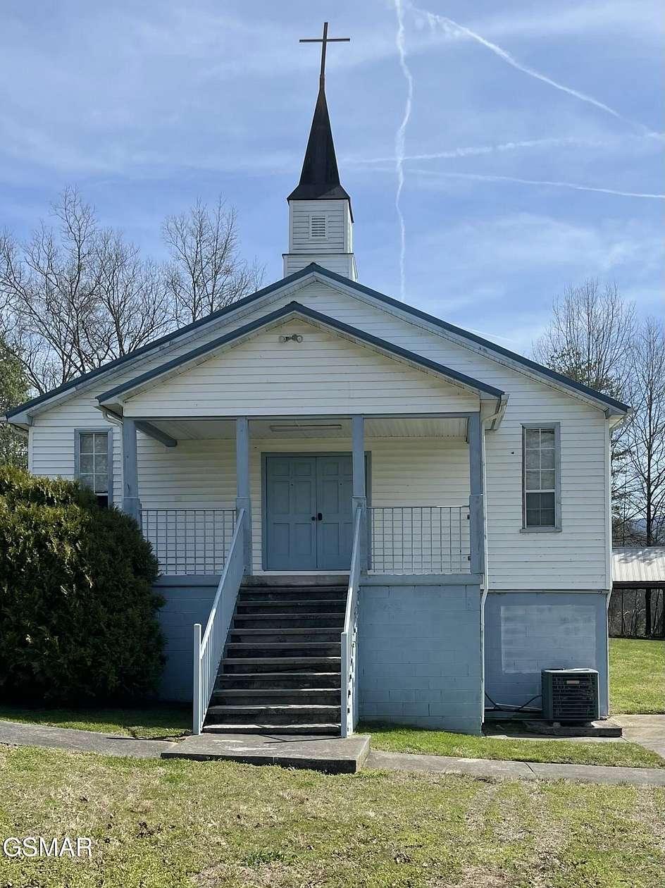 1.8 Acres of Land with Home for Sale in Maryville, Tennessee