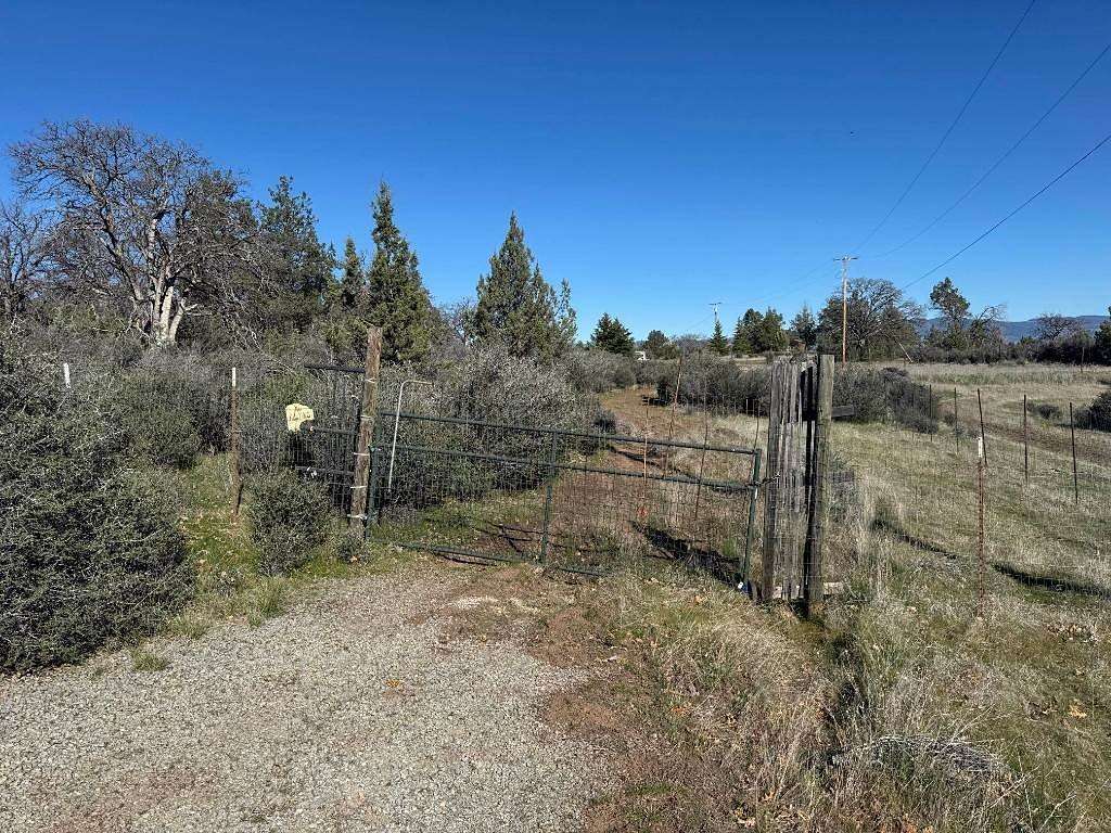 1 Acre of Land for Sale in Hornbrook, California