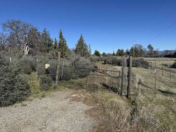 1 Acre of Land for Sale in Hornbrook, California