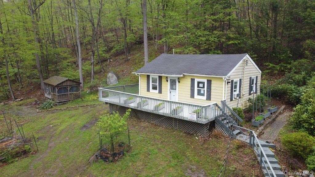 4 Acres of Land with Home for Sale in Warwick, New York