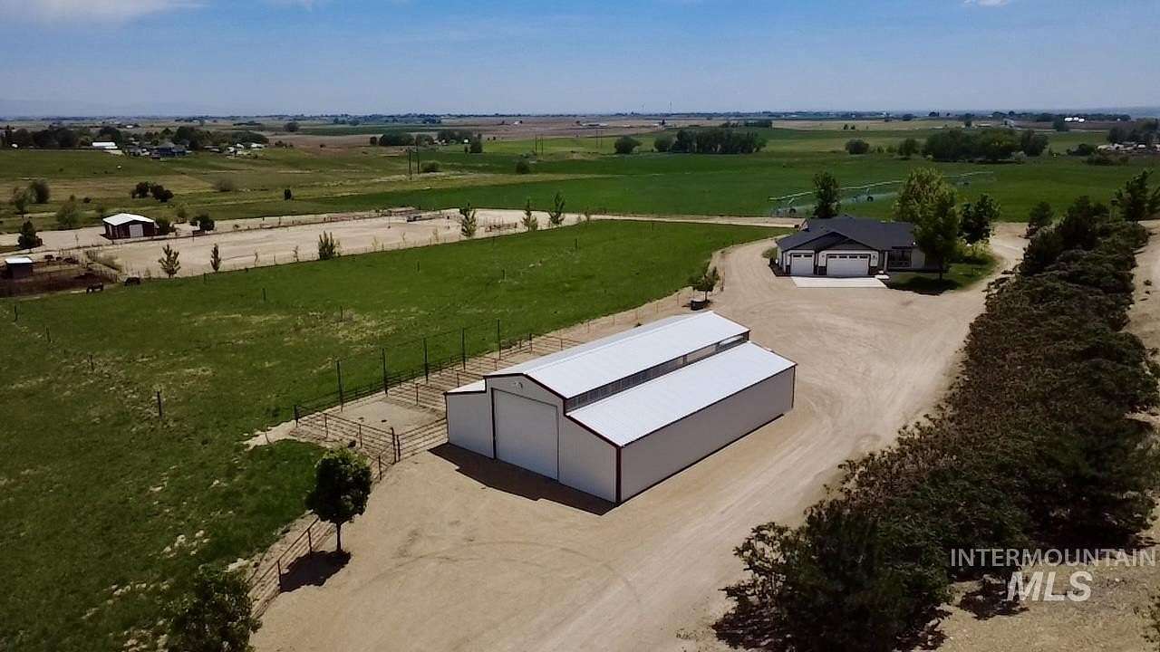 9.73 Acres of Land with Home for Sale in Caldwell, Idaho