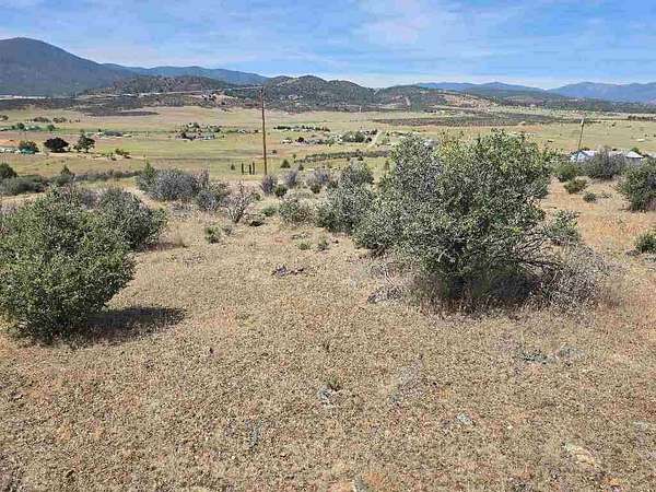 21 Acres of Land for Sale in Montague, California