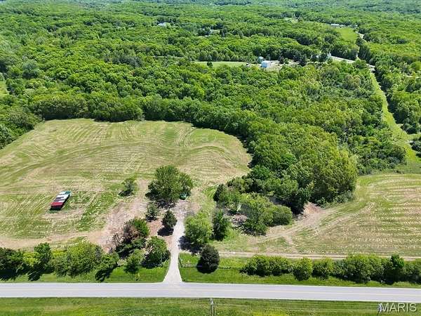 9 Acres of Residential Land for Sale in Bowling Green, Missouri