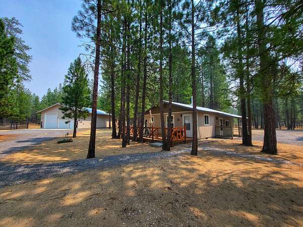 1.59 Acres of Land with Home for Sale in La Pine, Oregon