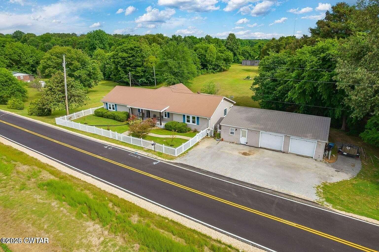 3.1 Acres of Land with Home for Sale in Trenton, Tennessee