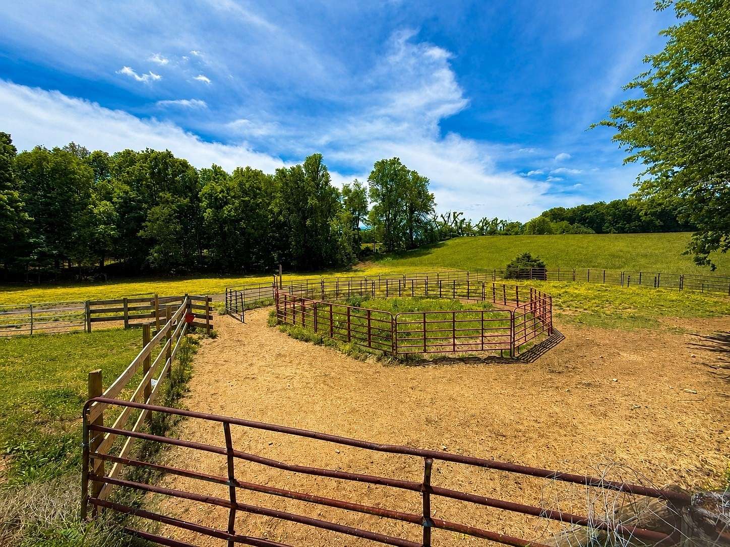 4.18 Acres of Residential Land for Sale in Vanleer, Tennessee