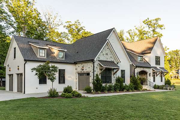 3.19 Acres of Land with Home for Sale in Franklin, Tennessee