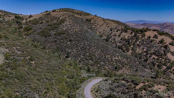 3.55 Acres of Land for Sale in Tehachapi, California