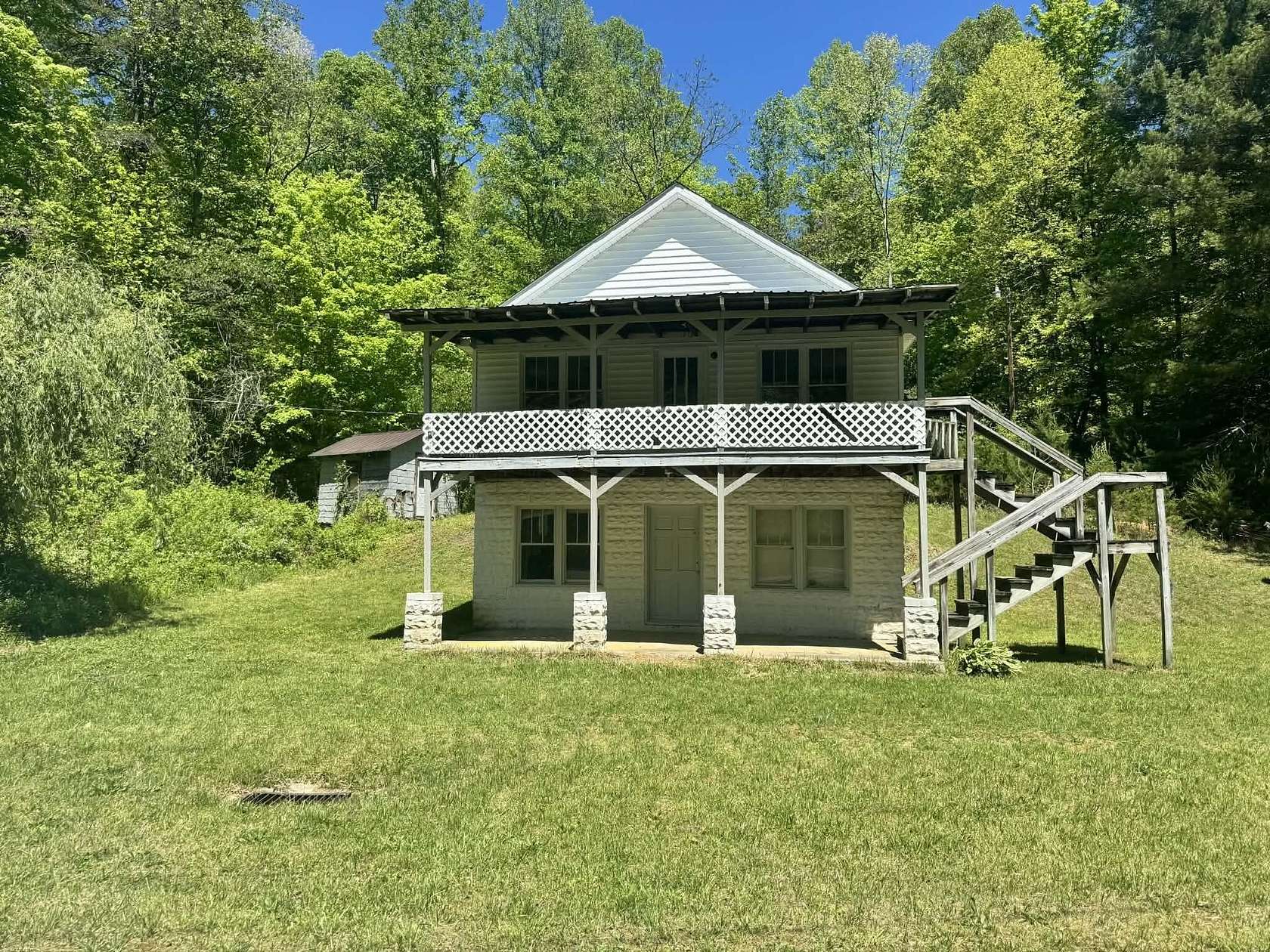 2.64 Acres of Land with Home for Sale in Somerset, Kentucky