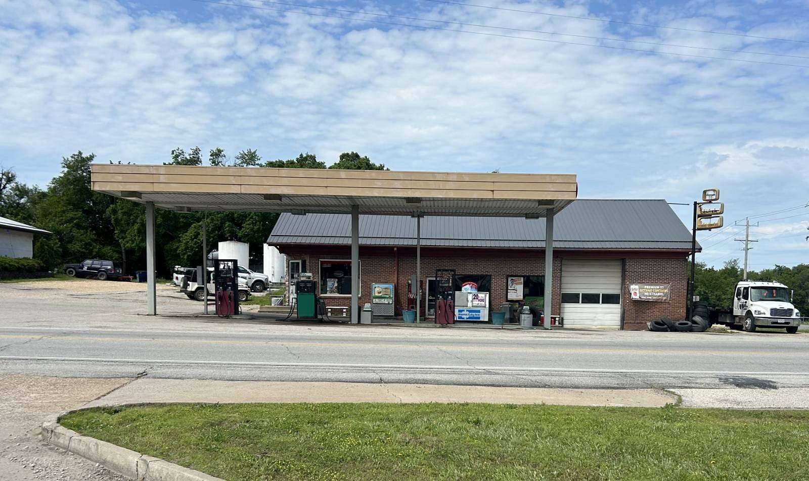 1.3 Acres of Commercial Land for Sale in Vienna, Missouri