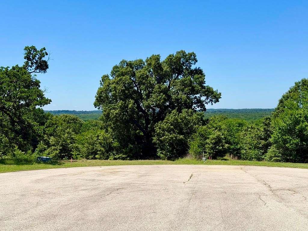 1.5 Acres of Residential Land for Sale in Athens, Texas