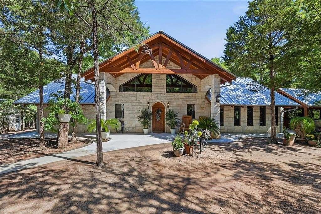 13.6 Acres of Recreational Land with Home for Sale in Whitesboro, Texas