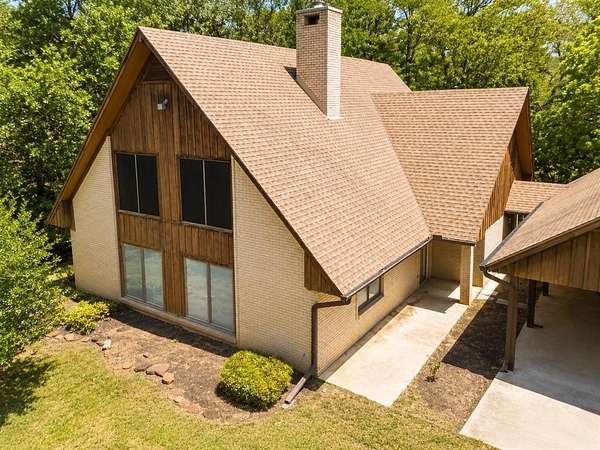 88.4 Acres of Land with Home for Sale in Fairfield, Texas