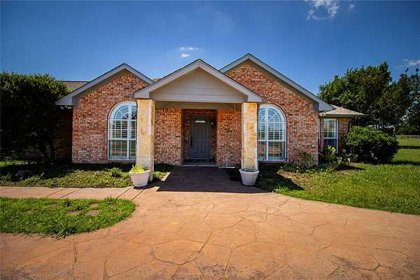 2 Acres of Land with Home for Lease in Lucas, Texas