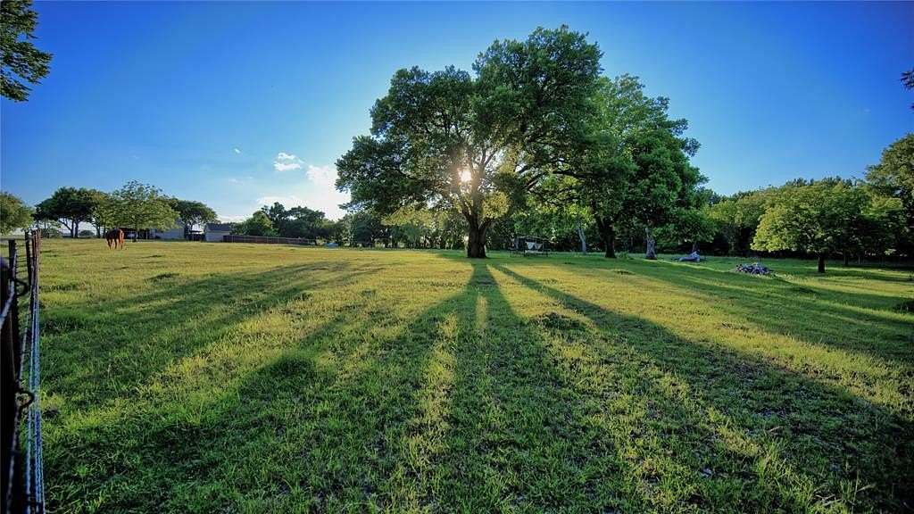 1.52 Acres of Residential Land for Sale in St. Jo, Texas