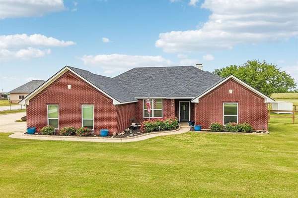 2 Acres of Land with Home for Sale in Sanger, Texas