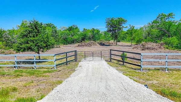 4.32 Acres of Residential Land for Sale in Corsicana, Texas