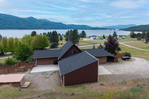 1.7 Acres of Land with Home for Sale in Kettle Falls, Washington