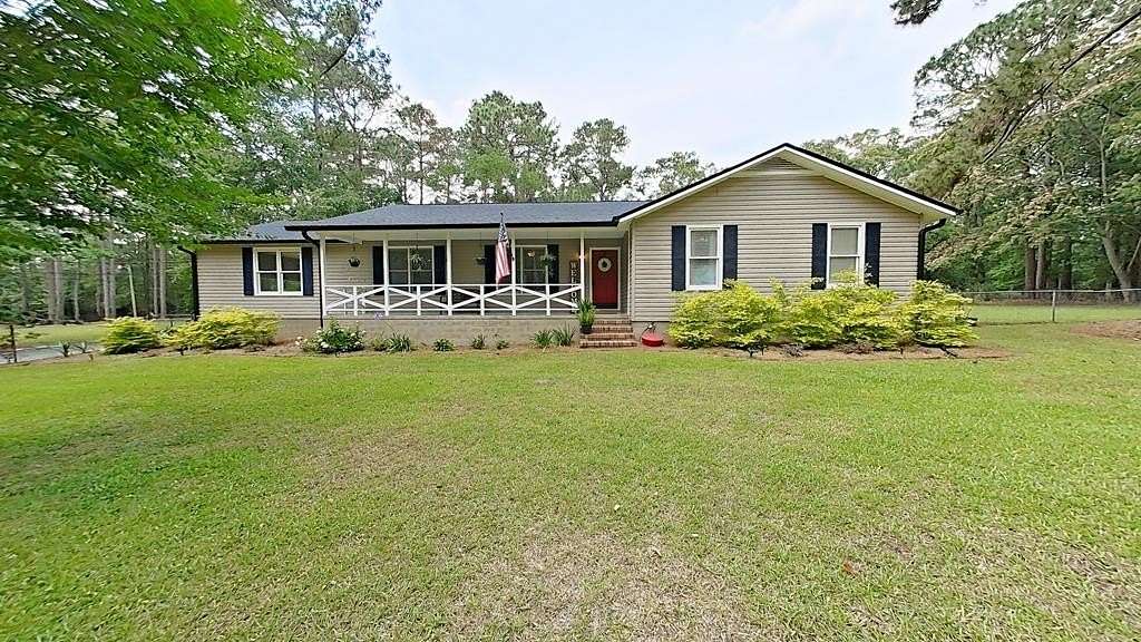 1.5 Acres of Land with Home for Sale in Thomasville, Georgia