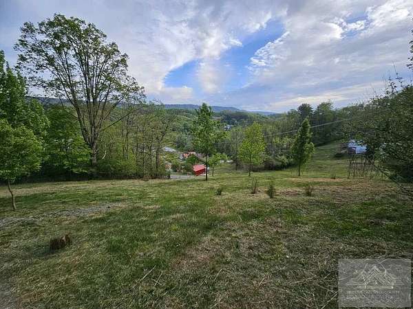 1 Acre of Residential Land for Sale in Bluefield, Virginia