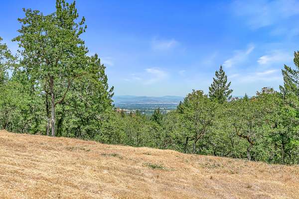 5 Acres of Residential Land for Sale in Jacksonville, Oregon