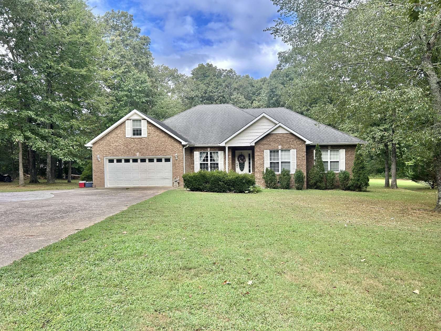1.5 Acres of Land with Home for Sale in Tullahoma, Tennessee