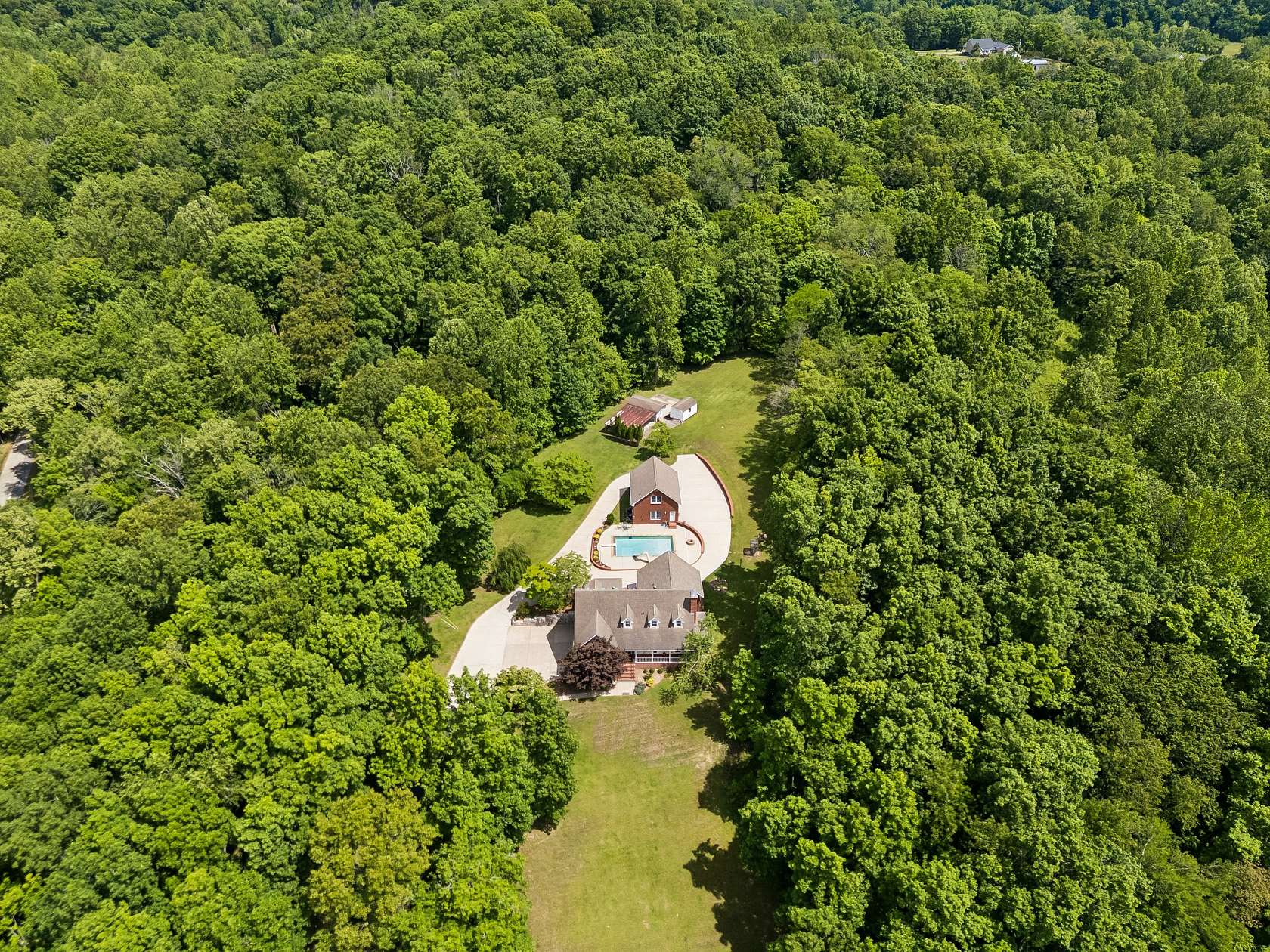 6.28 Acres of Land with Home for Sale in Hendersonville, Tennessee