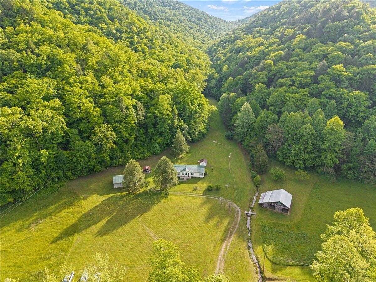 241 Acres of Recreational Land with Home for Sale in Whitesburg, Kentucky