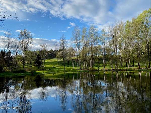 7 Acres of Residential Land for Sale in Lake Ariel, Pennsylvania