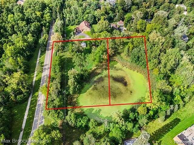 3.2 Acres of Residential Land for Sale in West Bloomfield, Michigan