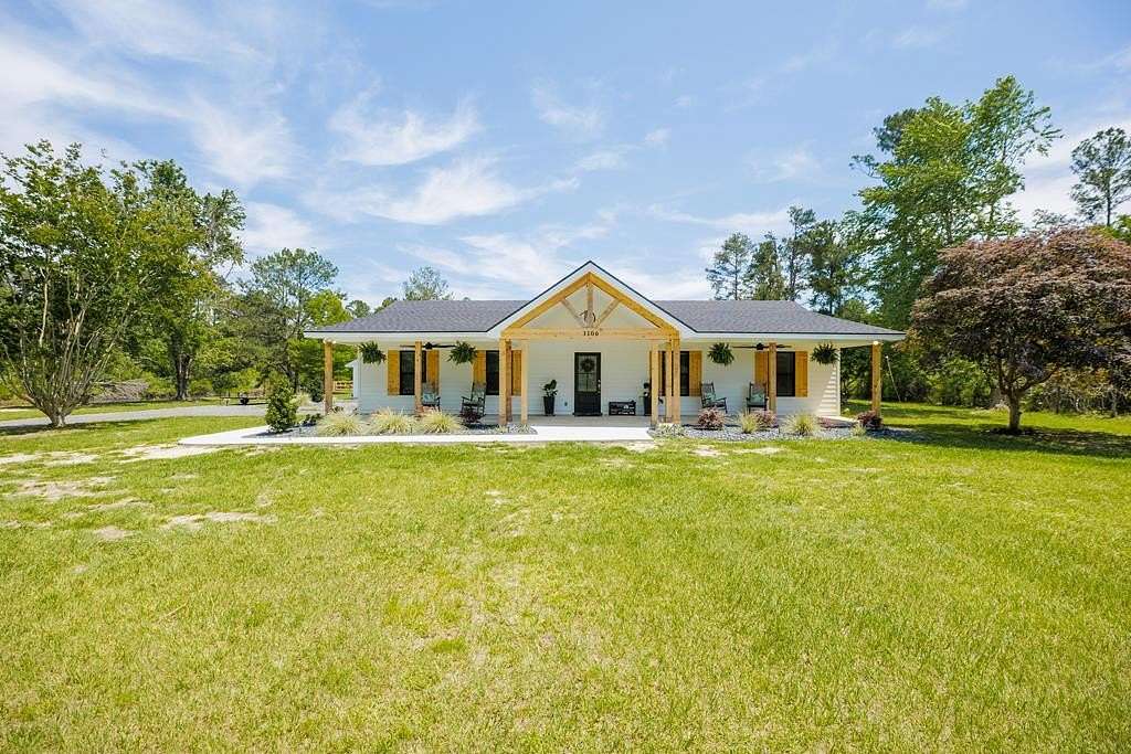 3.1 Acres of Land with Home for Sale in Valdosta, Georgia