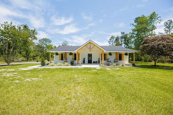 3.1 Acres of Land with Home for Sale in Valdosta, Georgia