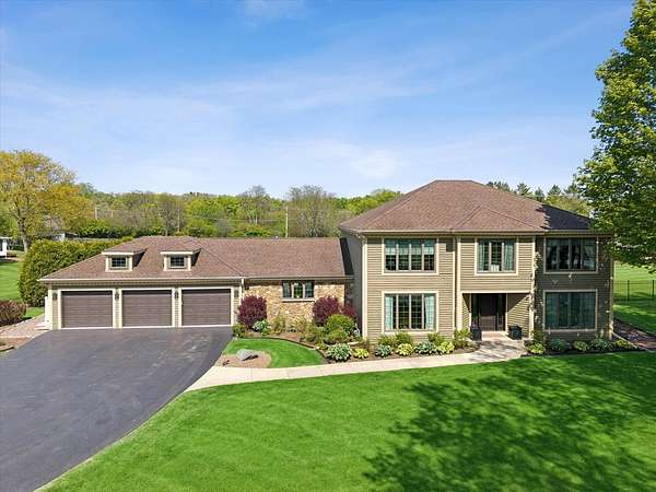 2.35 Acres of Land with Home for Sale in Long Grove, Illinois