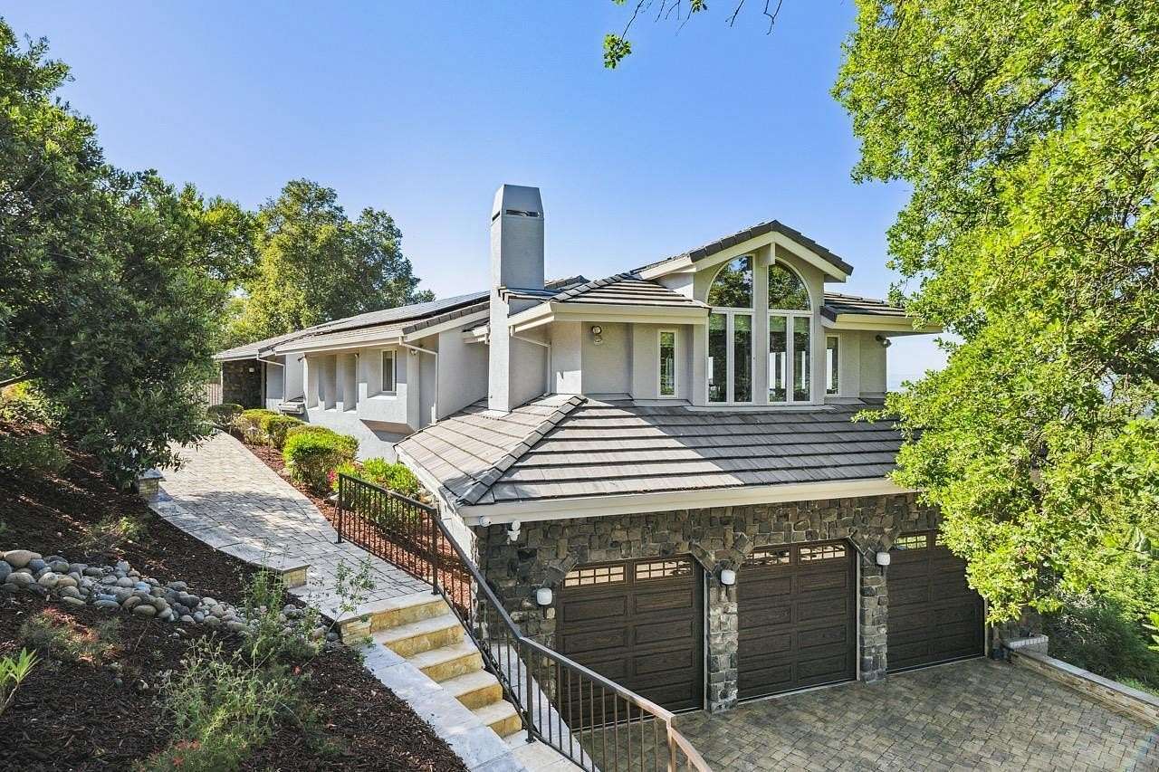 2.6 Acres of Land with Home for Sale in Saratoga, California