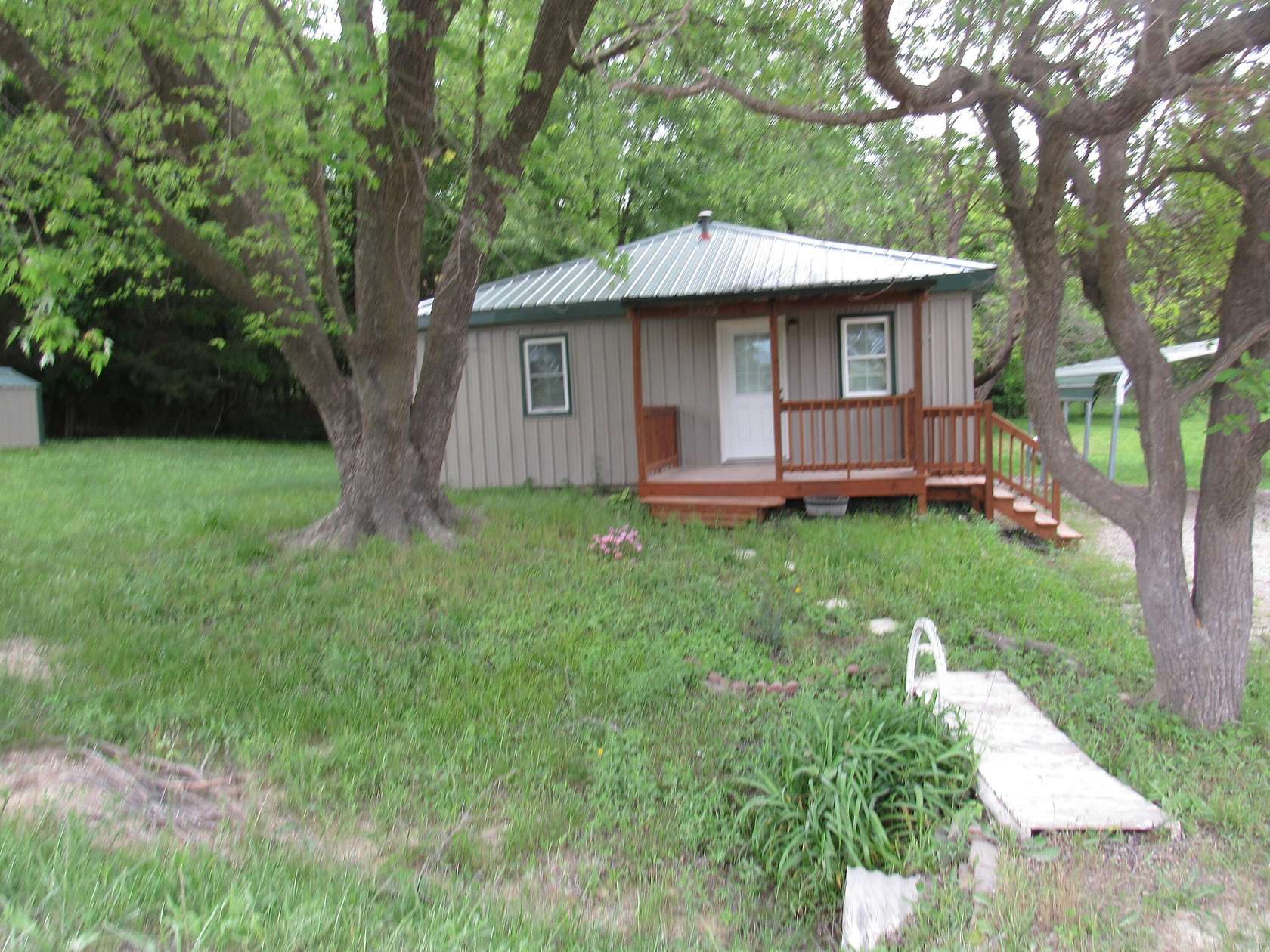 2.5 Acres of Land with Home for Lease in Marshfield, Missouri